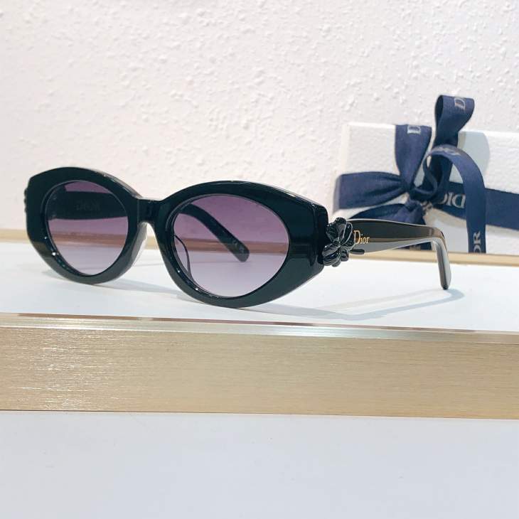 Picture of Dior Sunglasses _SKUfw80880134fw
